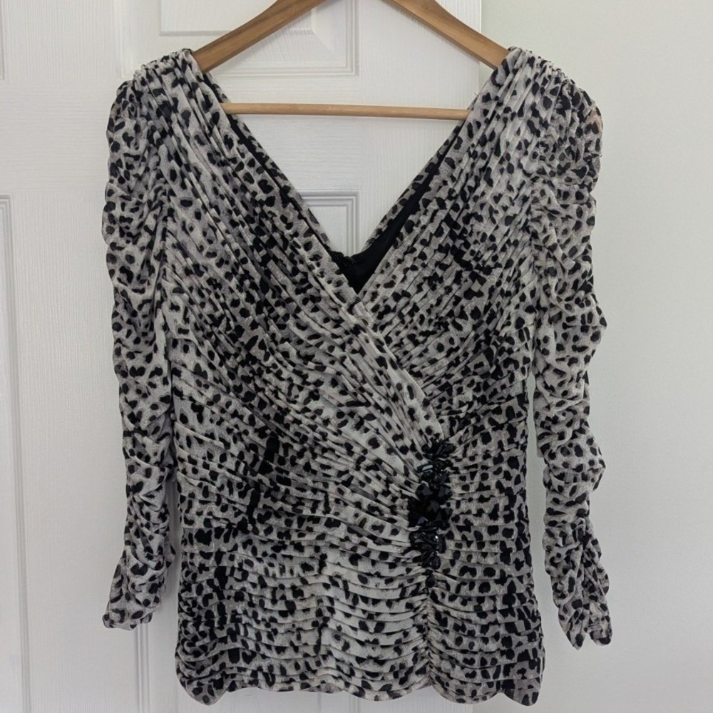 Tadashi Shoji Blouse Grey Leopard Print Ruched Beaded V-Neck Sz M Designer Chic